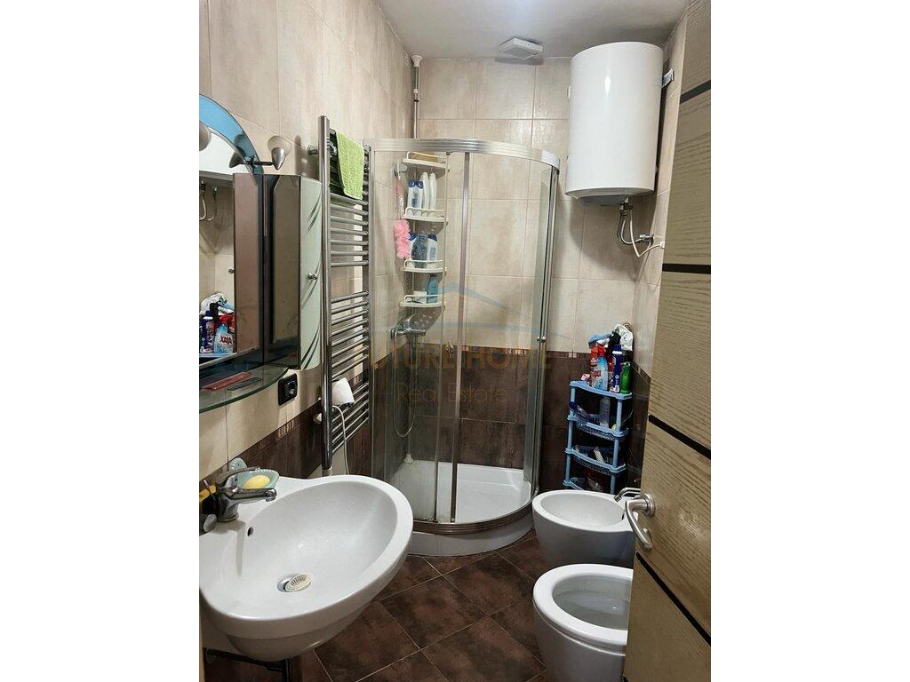 SHITET APARTAMENT 2+1 TEK XHAMLLIKU