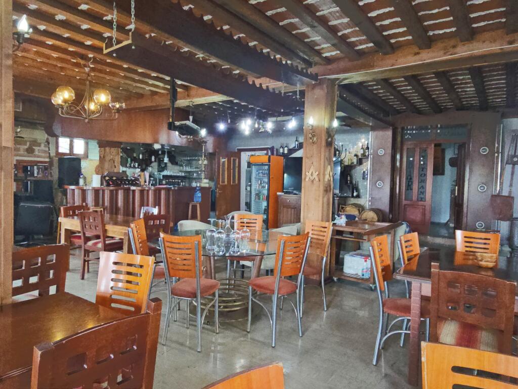 FOR RENT LOCAL/RESTAURANT NEAR THE BIG RING!