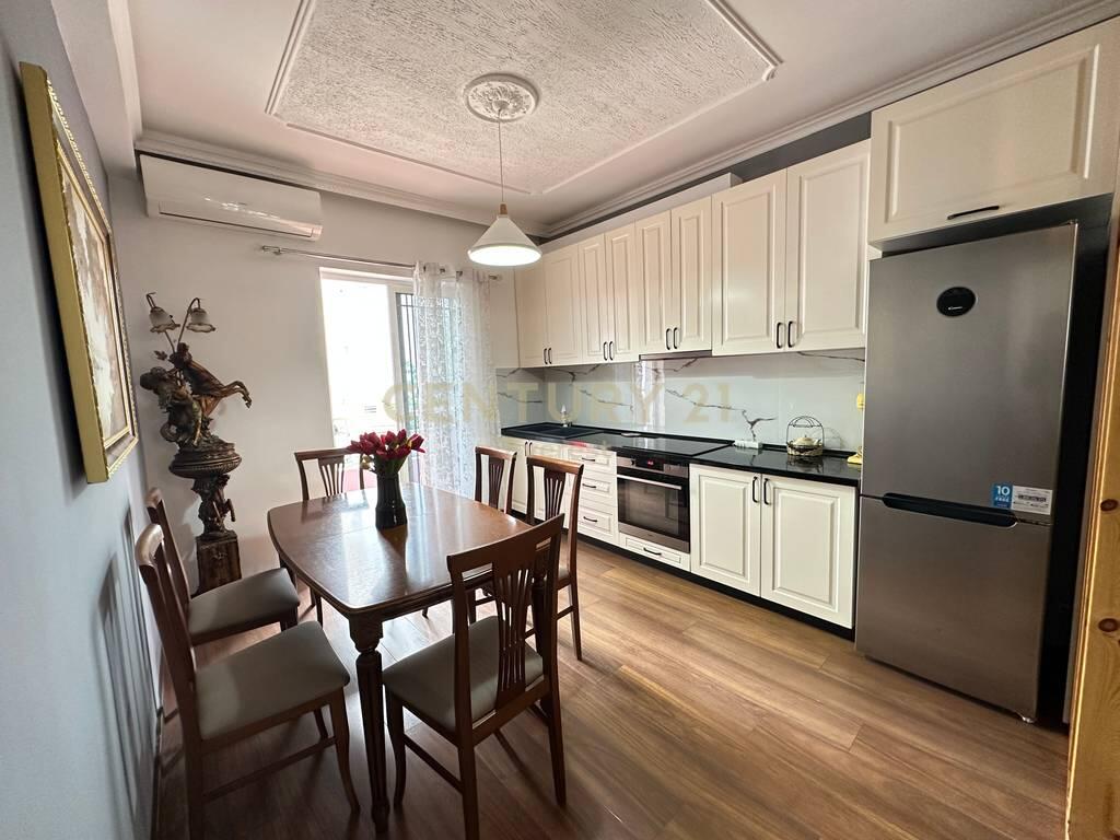 RRUGA 5-MAJI, APARTAMENT 2+1 PER QIRA