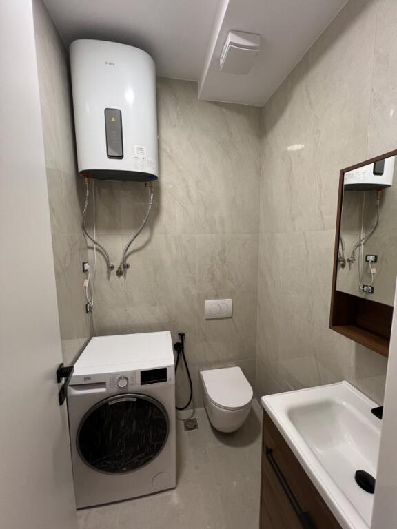 JEPET ME QIRA 2+1+2 KOMUNA E PARISIT 1100 EURO