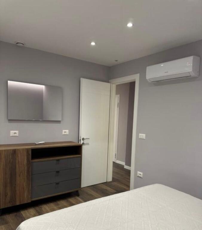 Apartament me qera 1+1 , Mbrapa Fakultetit te Shkencave Natyres