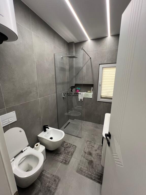 APARTAMENT ME QERA 2+1 LIQENI FARKES 800 EURO