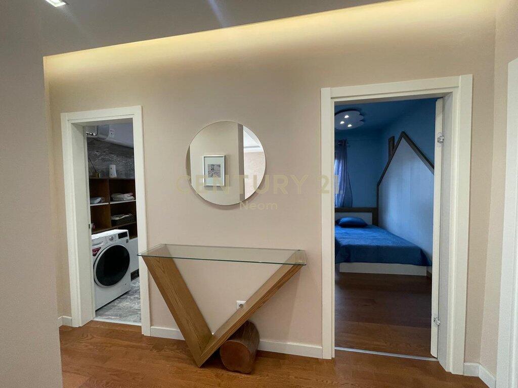 QIRA – Apartament Modern 3+1+2, Rezidenca TOWER BRIDGE 2 !