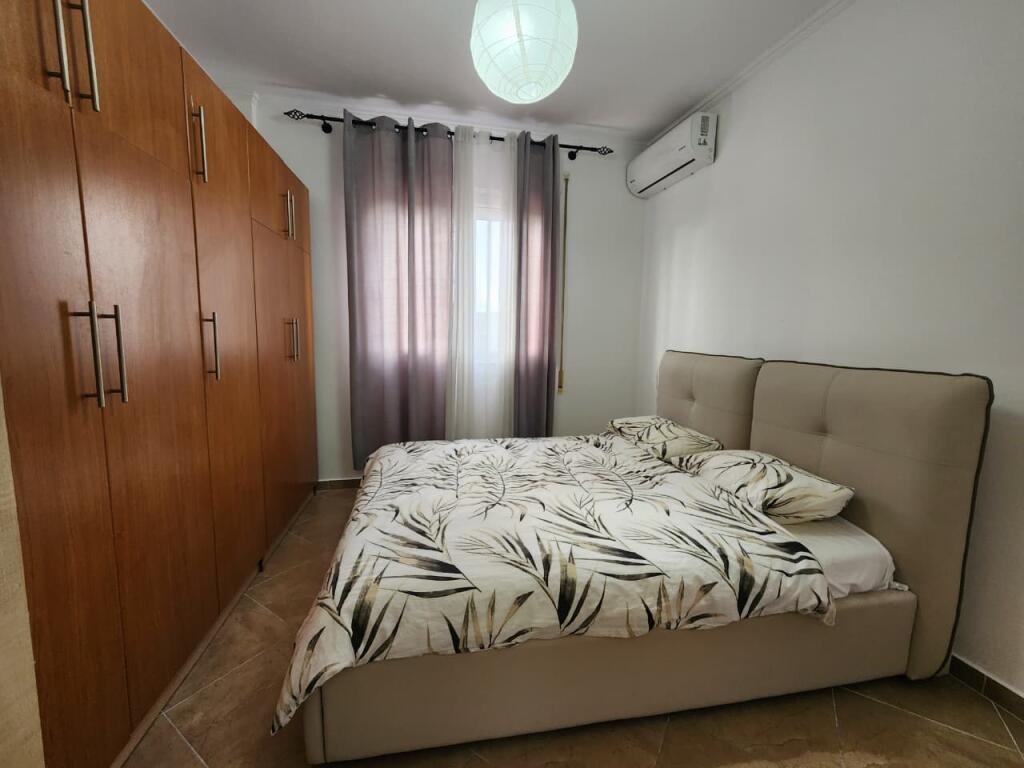 Me Qira Apartament💫: 2+1+1Wc &amp; 1 Ballkone + Mundesi Parkimi Me Qera📍 Qender ,Rruga Fortuzi || 720€/Muaj