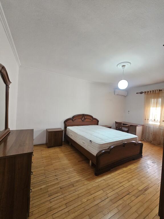 Affittasi: *2+1+2 BALCONI  *(📍Laprake  - su strada principale)* - 6° piano - *600€/mese* - Sup.127m² || Arredato