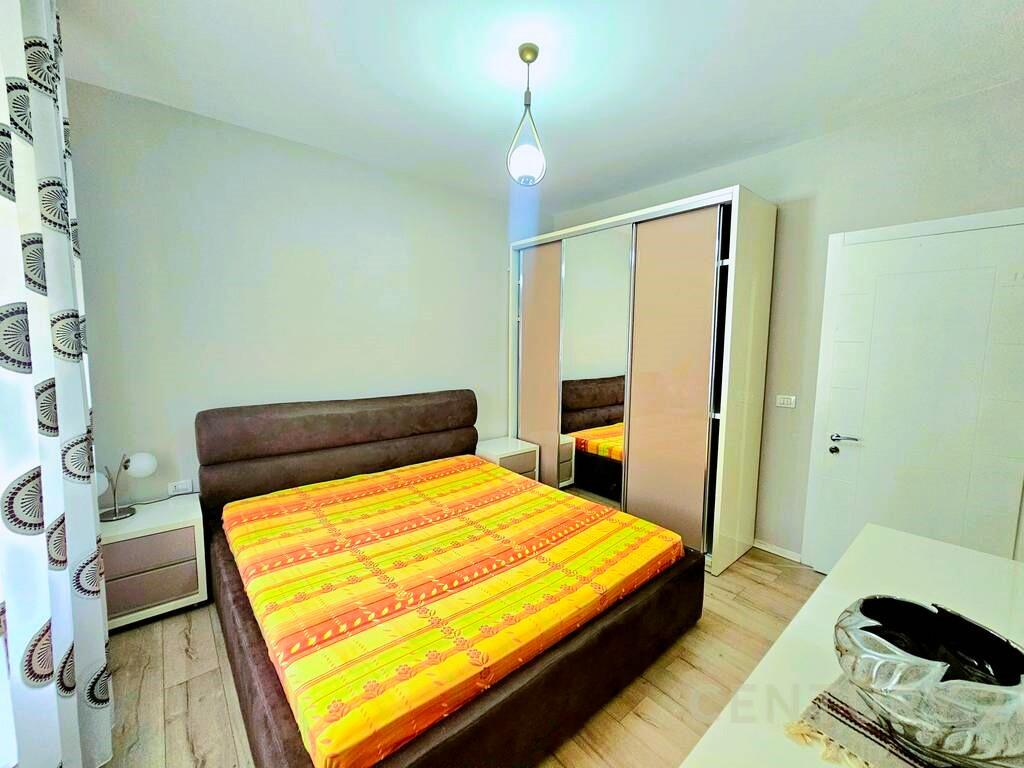 tek kopshti Zoologjik , jeper me qera apartamant 2+1+ post parkimi!
