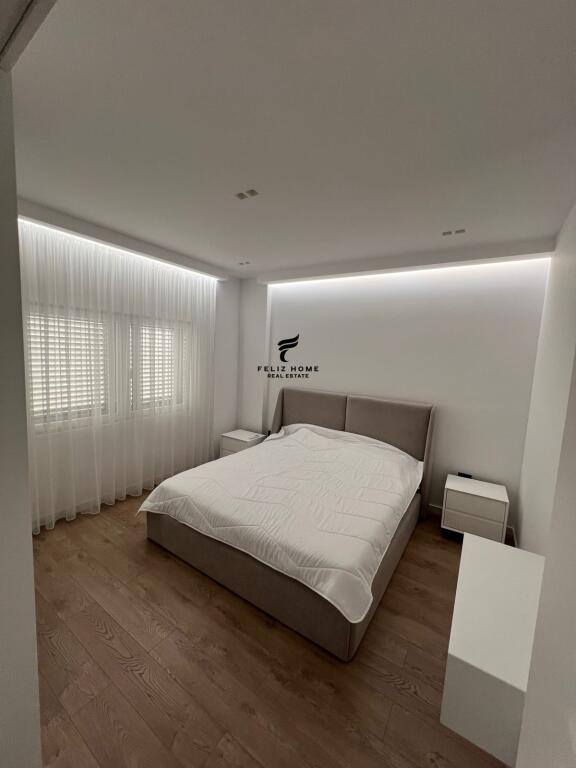 APARTAMENT ME QERA 2+1 LIQENI FARKES 800 EURO