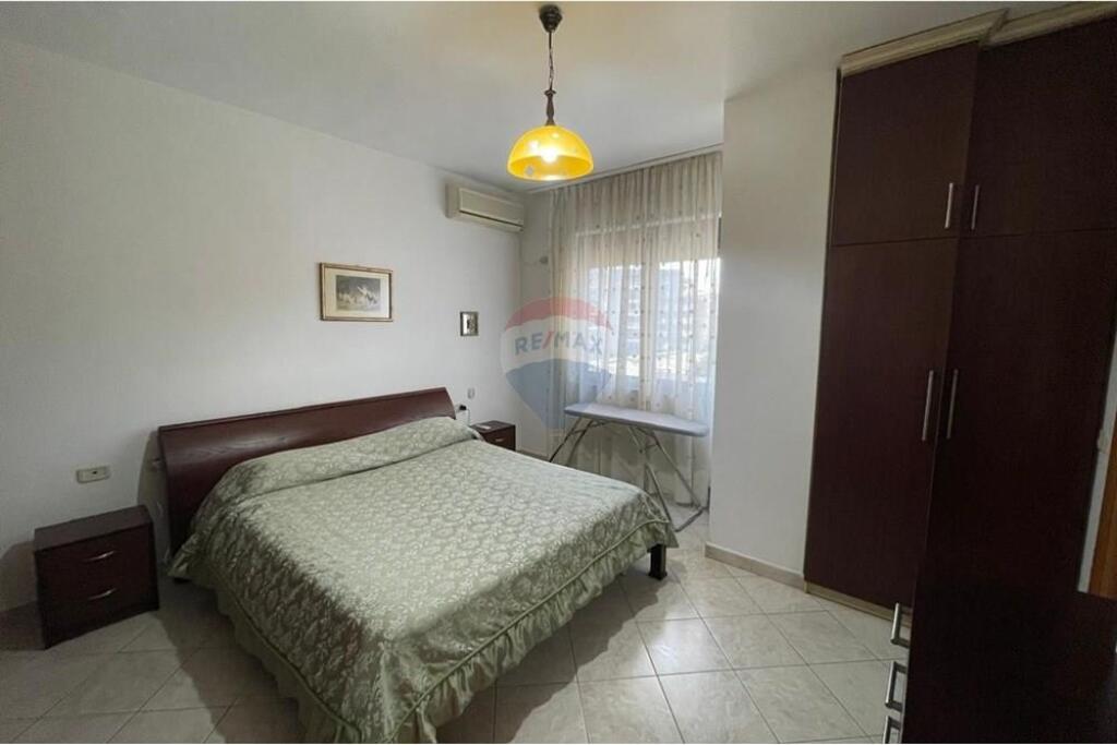 Appartamento - In Affitto - Via Qemal Stafa, Tirana