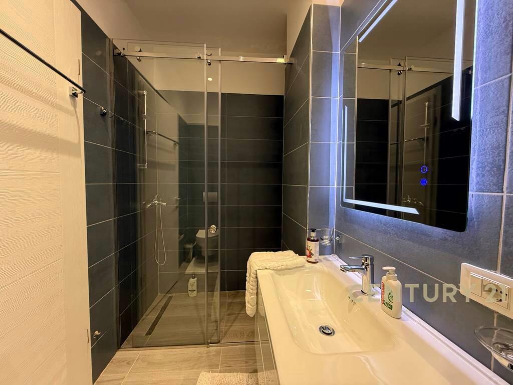 Apartament modern 1+1 me qira pranë Liqenit të Thatë – Radisson