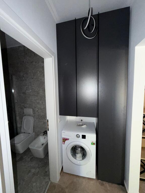 Apartment for sale in the Shkëmbi i Kavajës area, type 1+1 with veranda and storage room.
