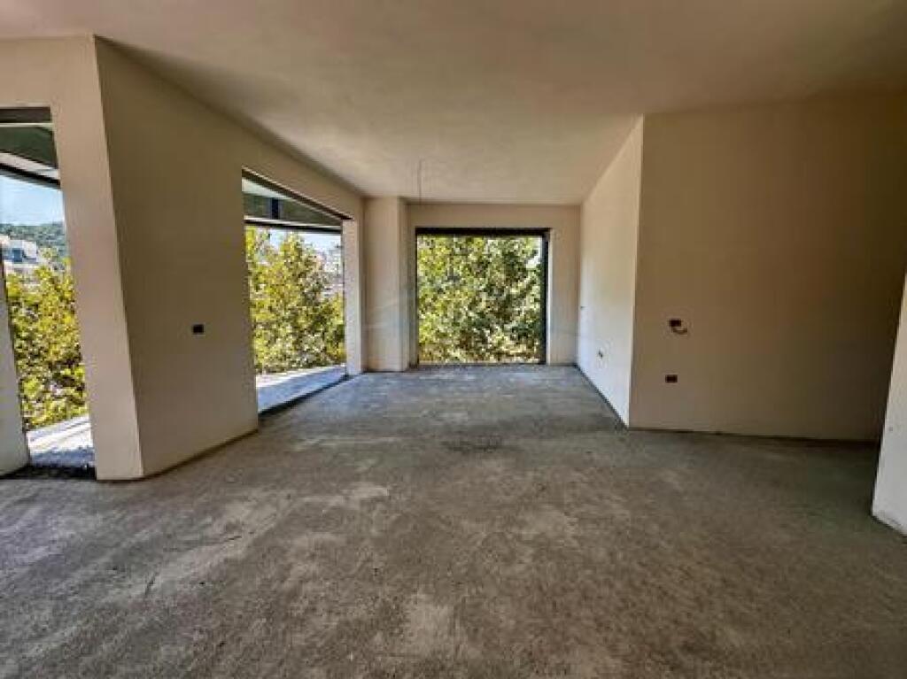 Shitet, Apartament 2+1, Liqeni i Thatë, Tiranë