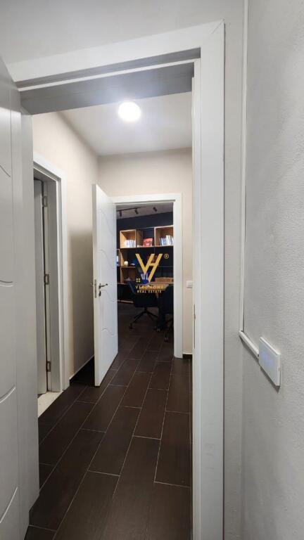 OFFICE FOR RENT 85 M2 KOSOVARVE STREET 850 EURO