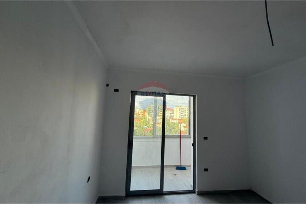 APARTAMENT 2+1 PER SHITJE - QENDER