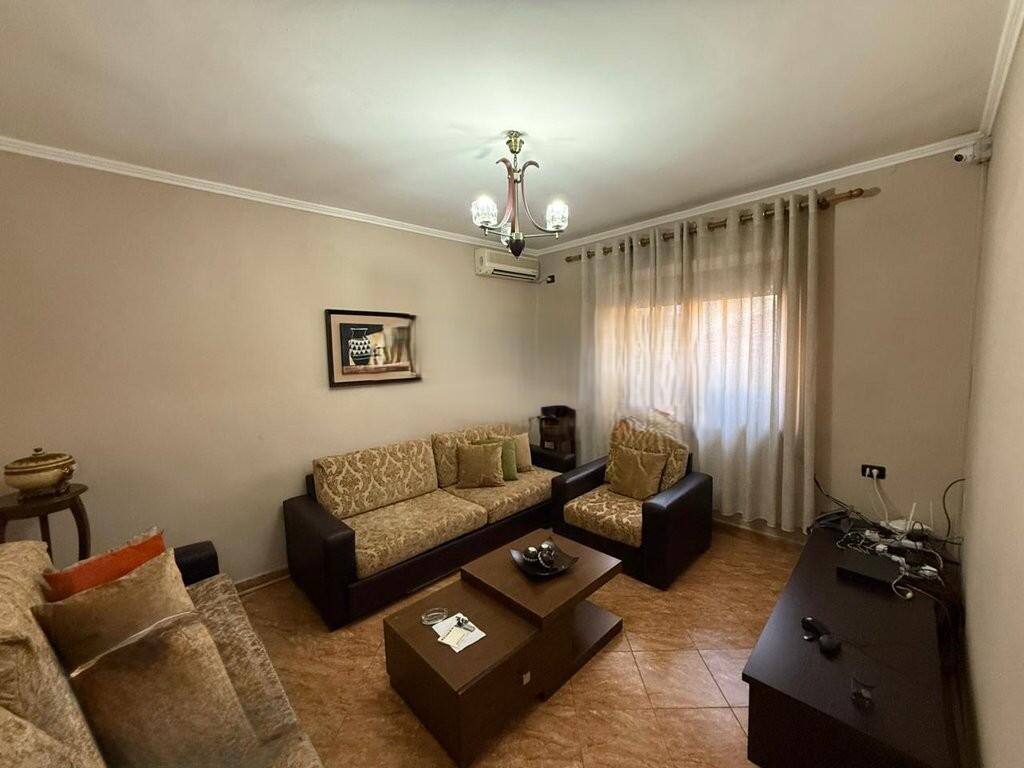 Jepet me qira Apartament 1+1 te Rruga Bardhyl!!! 500 € /Muaj