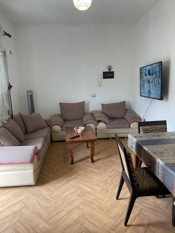 Affittasi Appartamento 2+1+1 con Balcone