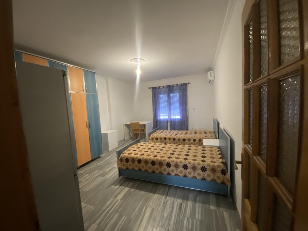 Jepet me qira apartament 2+1 ne laprake