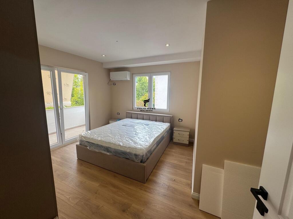 APARTAMENT ME QERA 1+1 STACIONI TRENIT 550 EURO