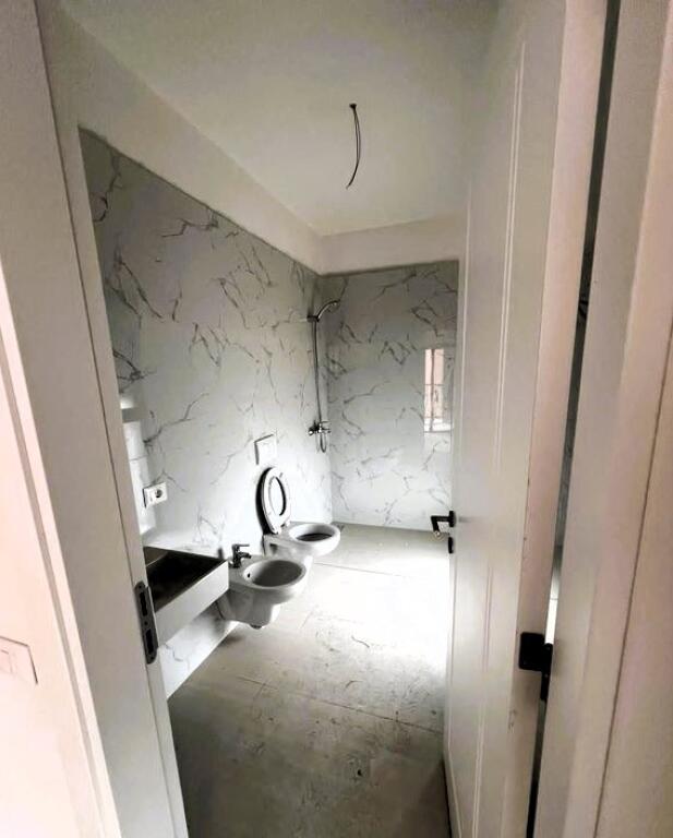 Apartment 2+1+2+ parking space for residential or office use at New Boulevard !