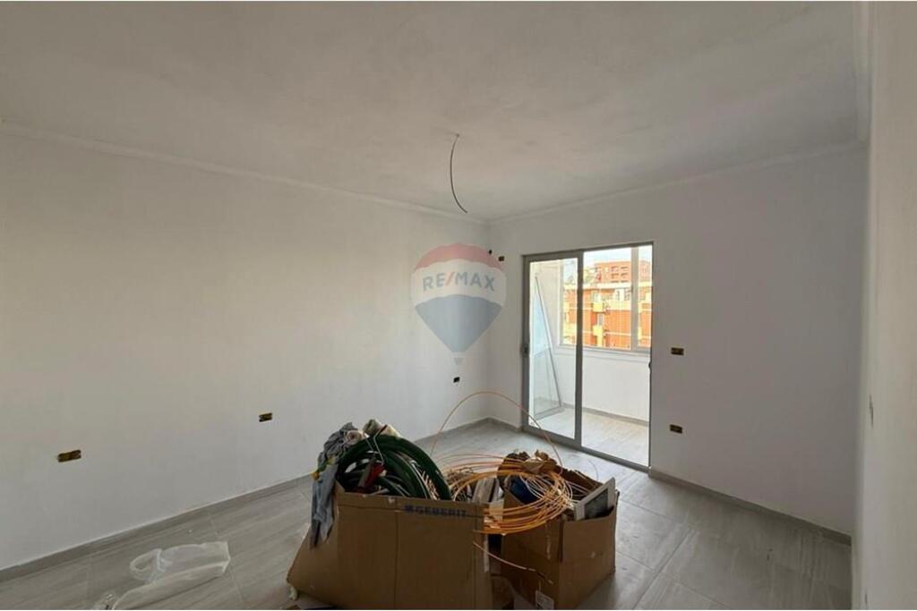 APARTAMENT 2+1 PER SHITJE - QENDER