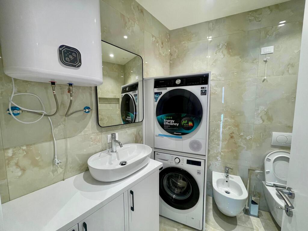 Affittasi 2+1+2+parcheggio LAKE VIEW RESIDENCE 2300€