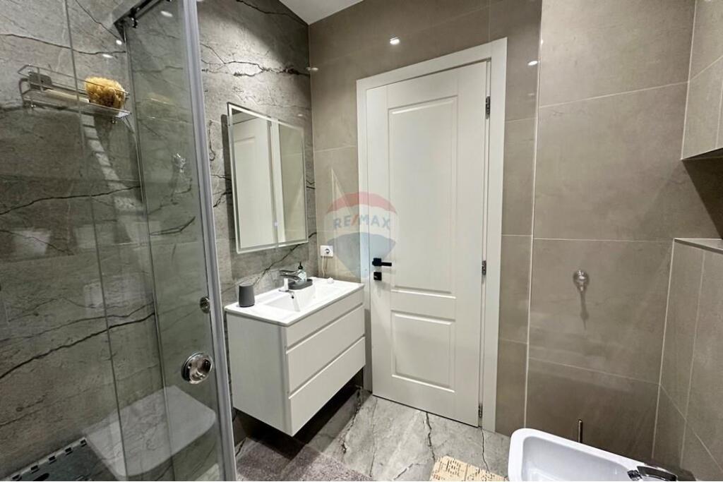 Apartament - Për Qira - Rruga Hamdi Sina, Tiranë 2+1+2+ Parkim