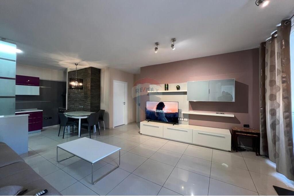 APARTAMENT 3+1 ME QIRA PAZARI I RI