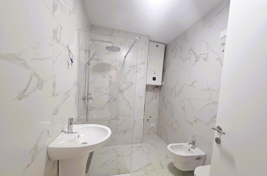 OFFICE + PARKING SPACE FOR RENT AT LAKE VIEW RESIDENCES.