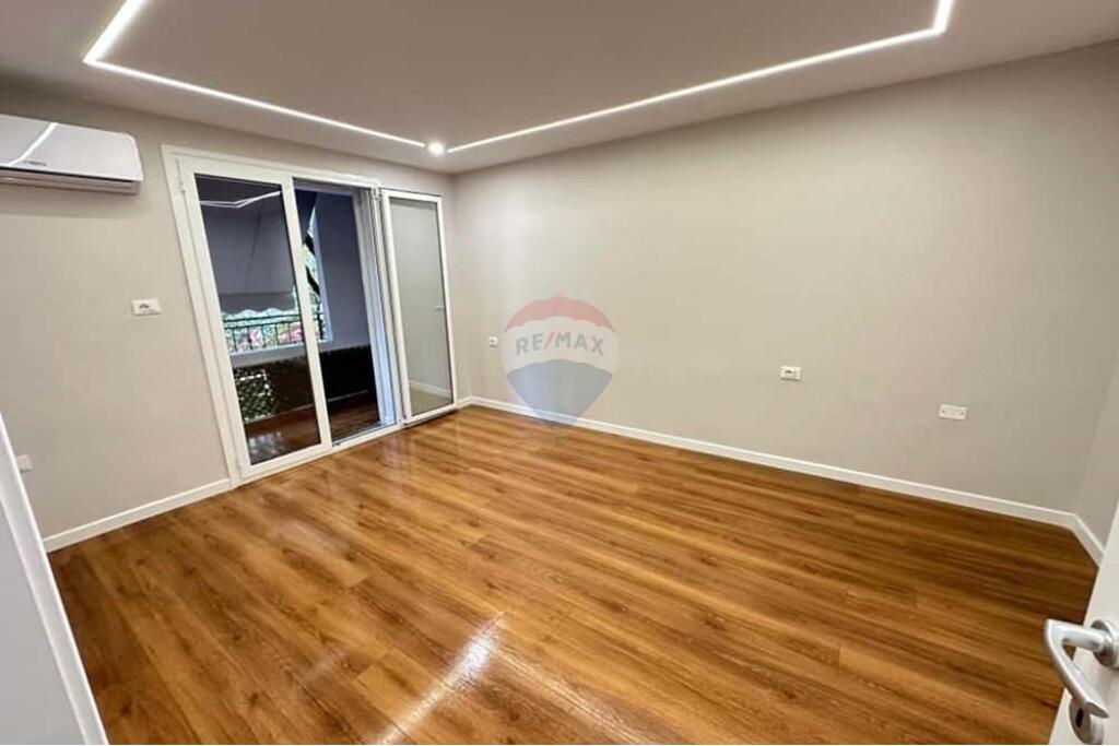 SHITET APARTAMENT 2+1 NË ZONËN E BLLOKUT