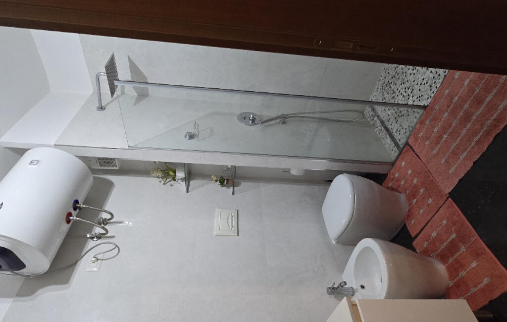 Jepet apartament 2+1+2 tek pazari ri , sheshi avni rustemi