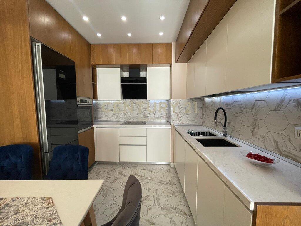 QIRA – Apartament Modern 3+1+2, Rezidenca TOWER BRIDGE 2 !