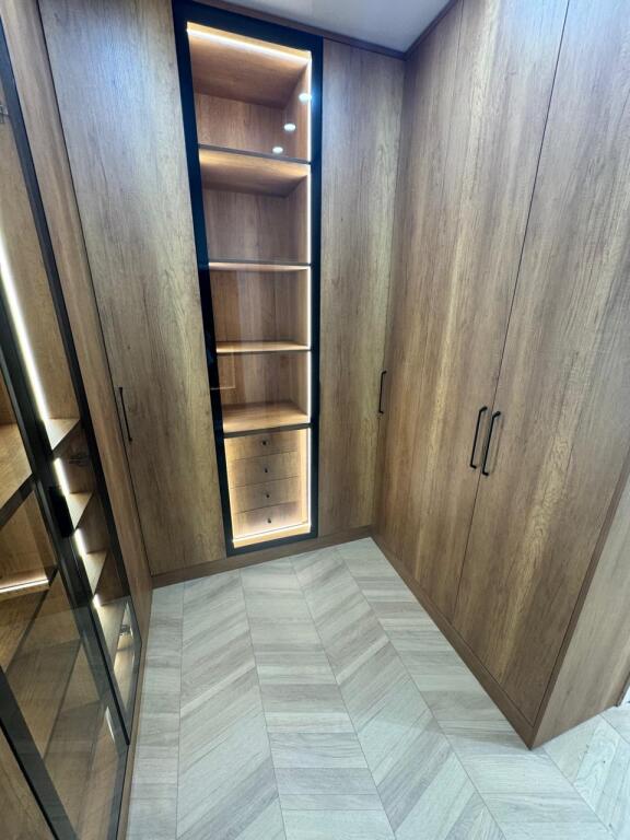 Apartament 2+1 + Parking ne Farke me pamje nga Liqeni!