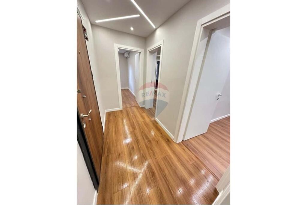 SHITET APARTAMENT 2+1 NË ZONËN E BLLOKUT