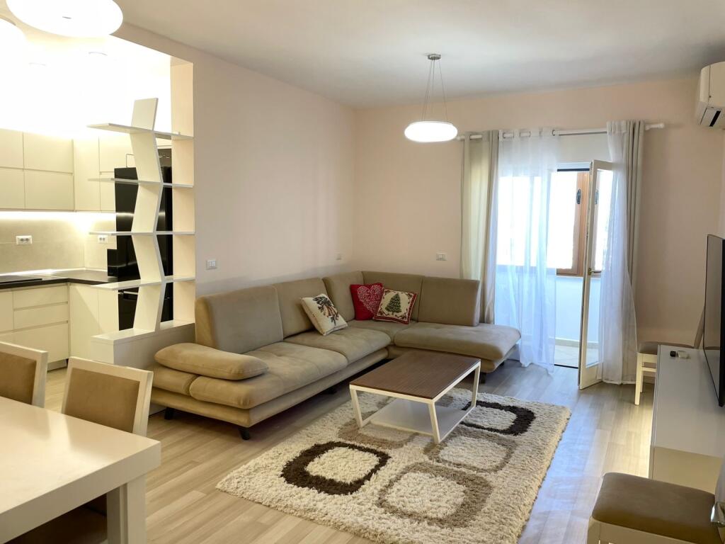 In Centro, Appartamento 2+1 con Arredamento Moderno in Affitto!