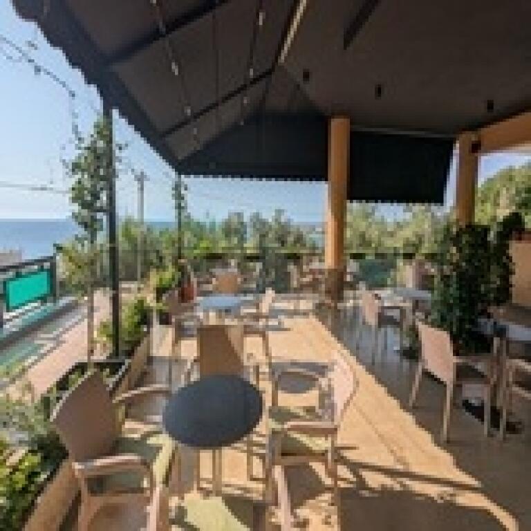 Bar Coffe Shop for rent on the Lungomare