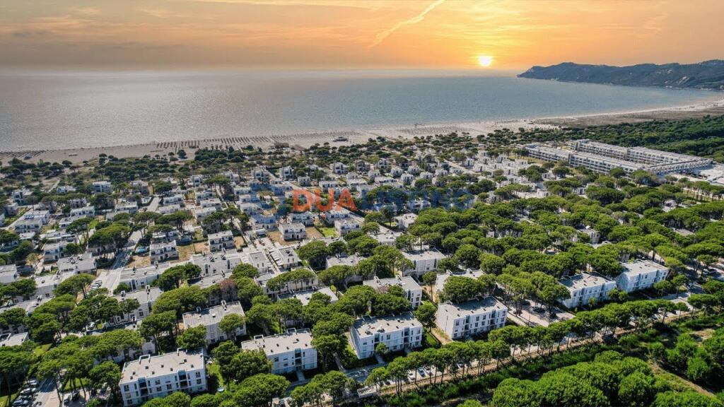 Villa attaccata in vendita a Baia di Lalezi!