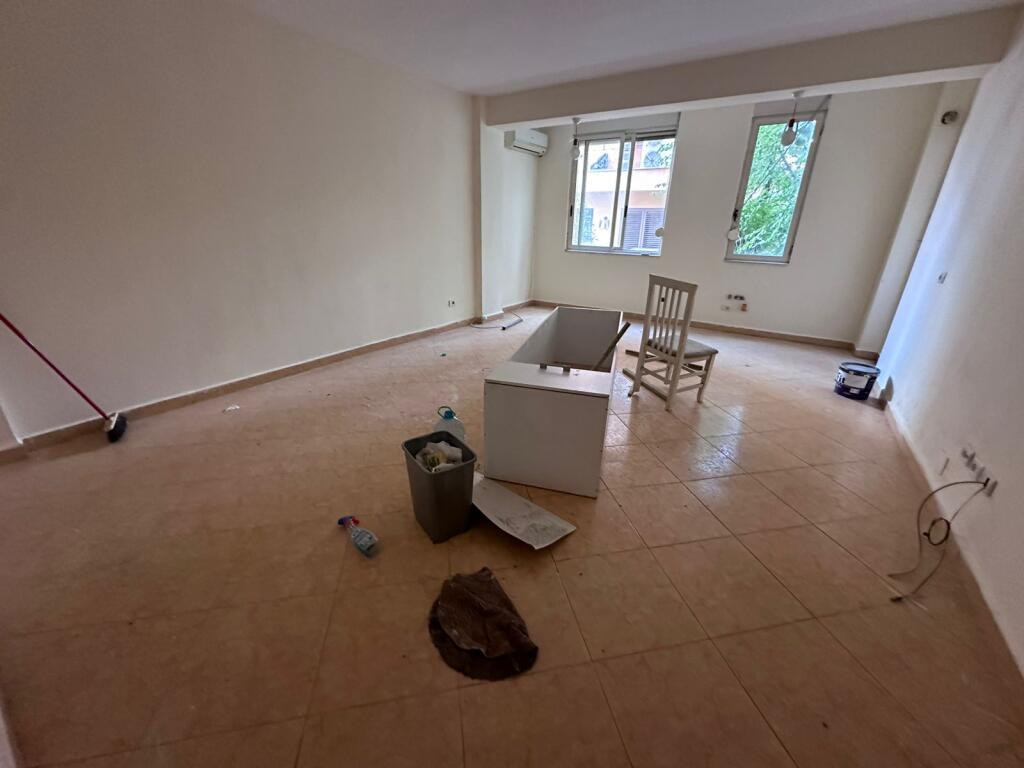 Shitet me Kredi 2+1+2 , Liqeni i Thate