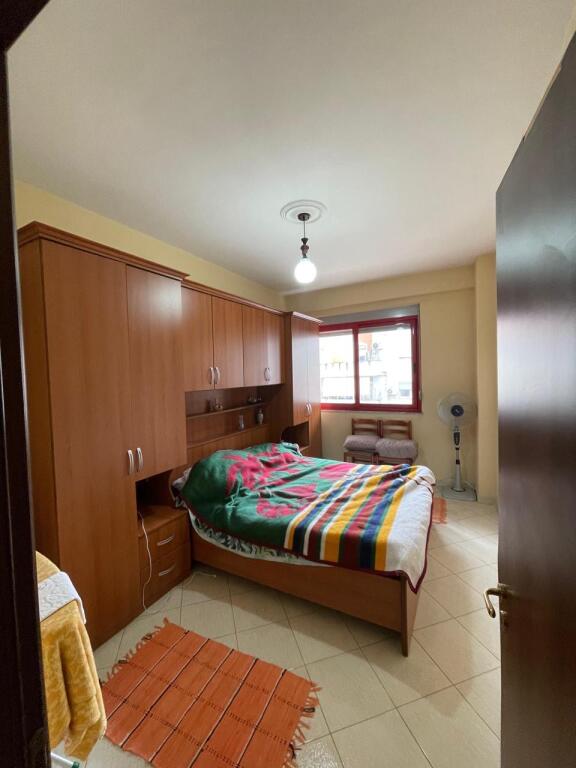 🏡 Appartamento 2+1 in Affitto ai Palazzi Gialli, Tirana
