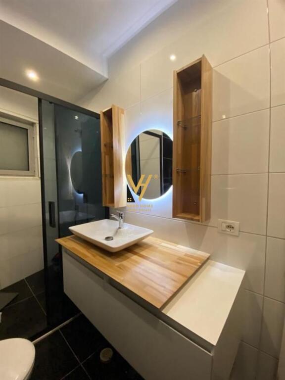 VENDESI APPARTAMENTO 1+1+BLK ALLA KOMUNA DI PARIGI 237.000 EURO