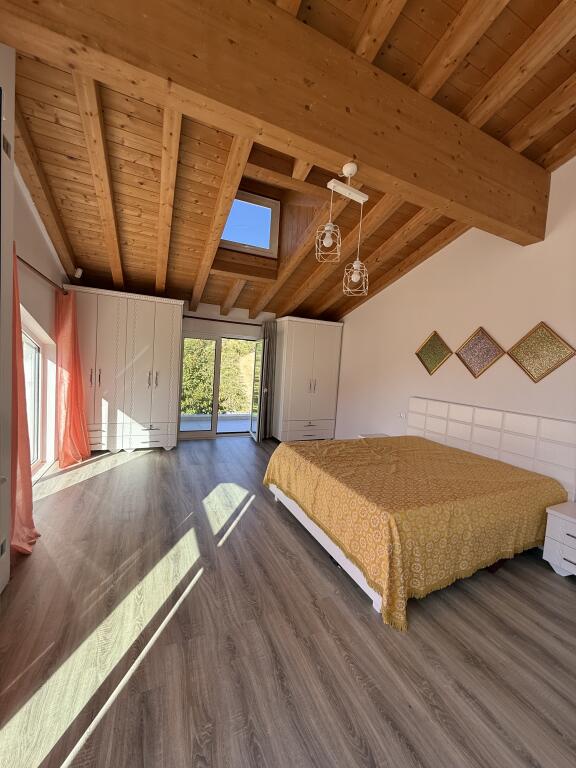Villa privata in vendita a Linz tra il parco di Dajti