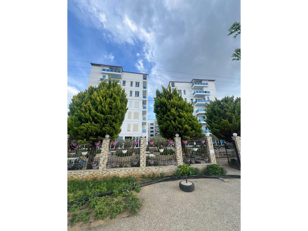 Shitet apartament 1+1 në Tushemisht, Pogradec – me pamje nga liqeni
