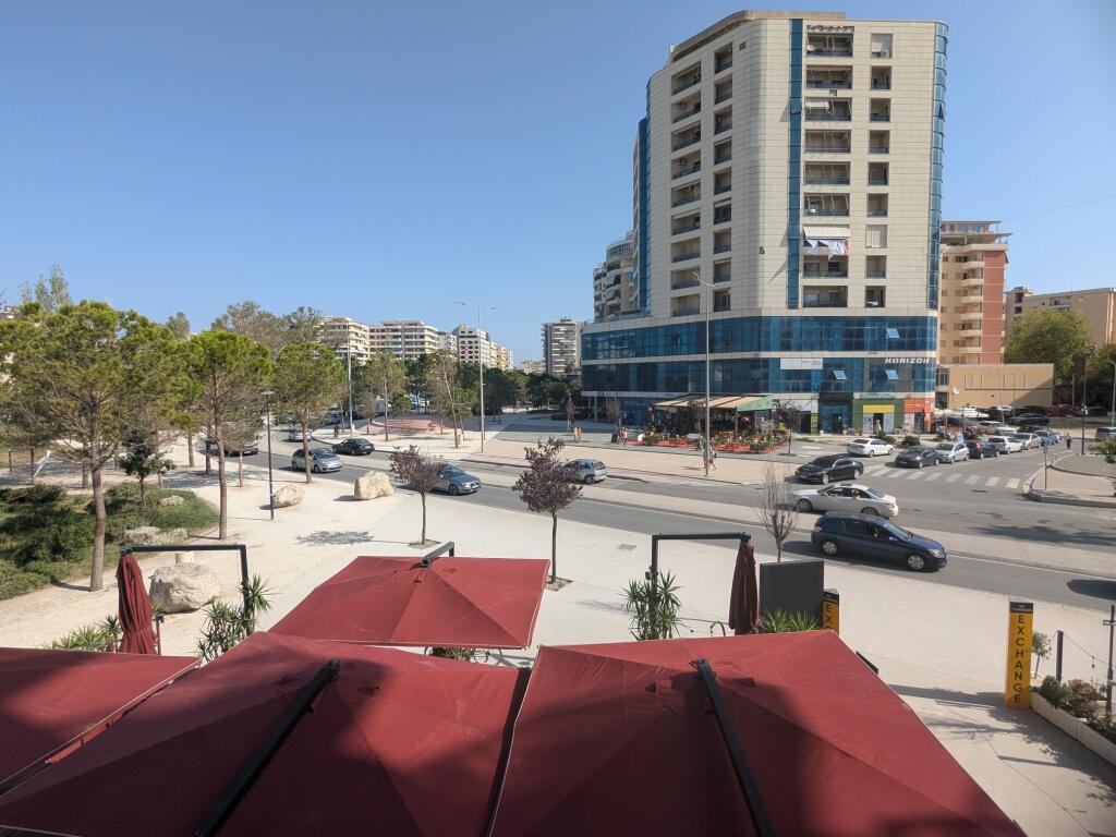 UNITA' COMMERCIALE IN AFFITTO VICINO AL PARCO AULONA VLORA