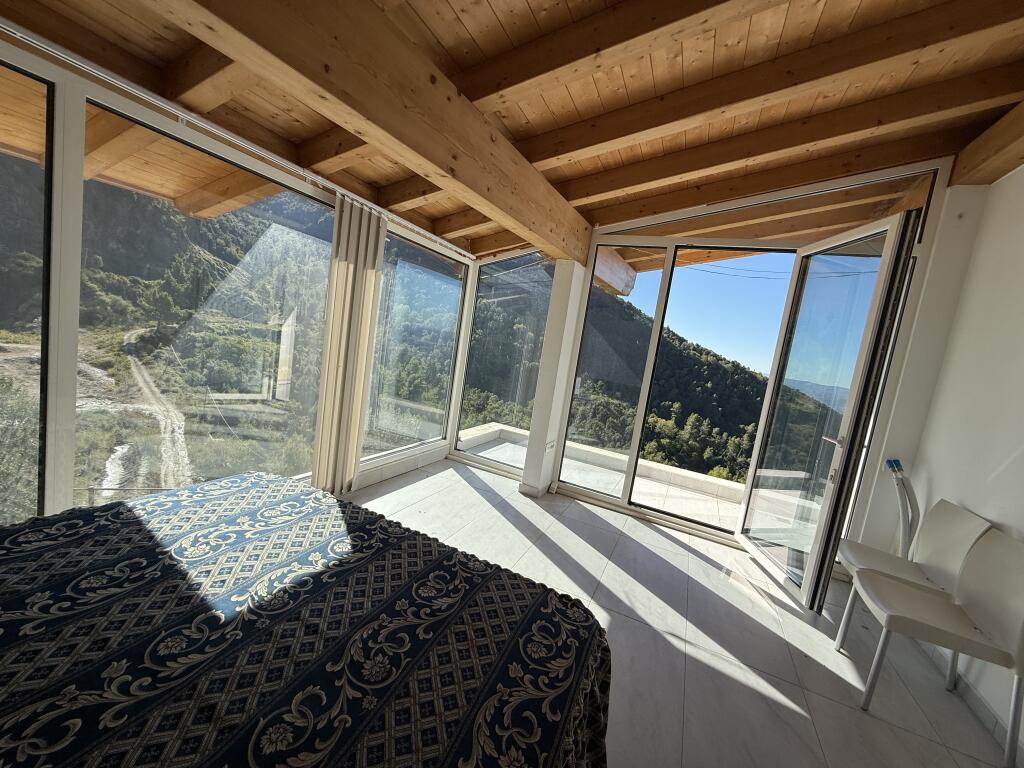 Villa privata in vendita a Linz tra il parco di Dajti
