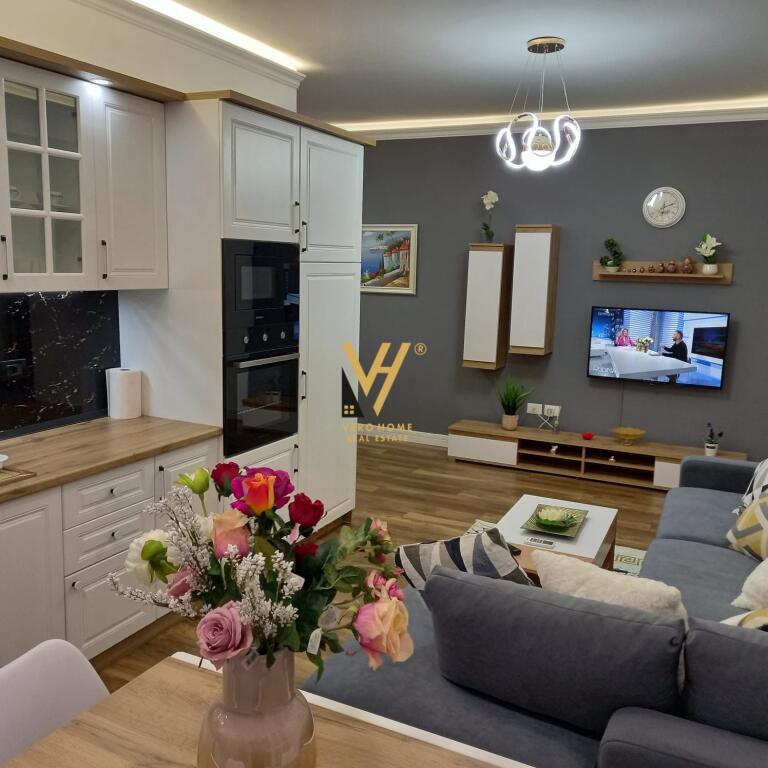 JEPET APARTAMENT 1+1 ME QIRA NE BLLOK,RRUGA MARGARITA TUTULANI 70.000 LEKE