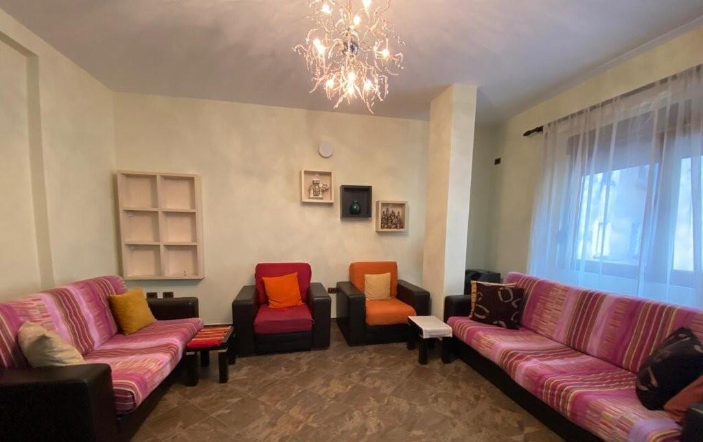 Apartament 2+1 me Qira, Plotësisht i Mobiluar – Zona e Xhamllikut | 600€/muaj