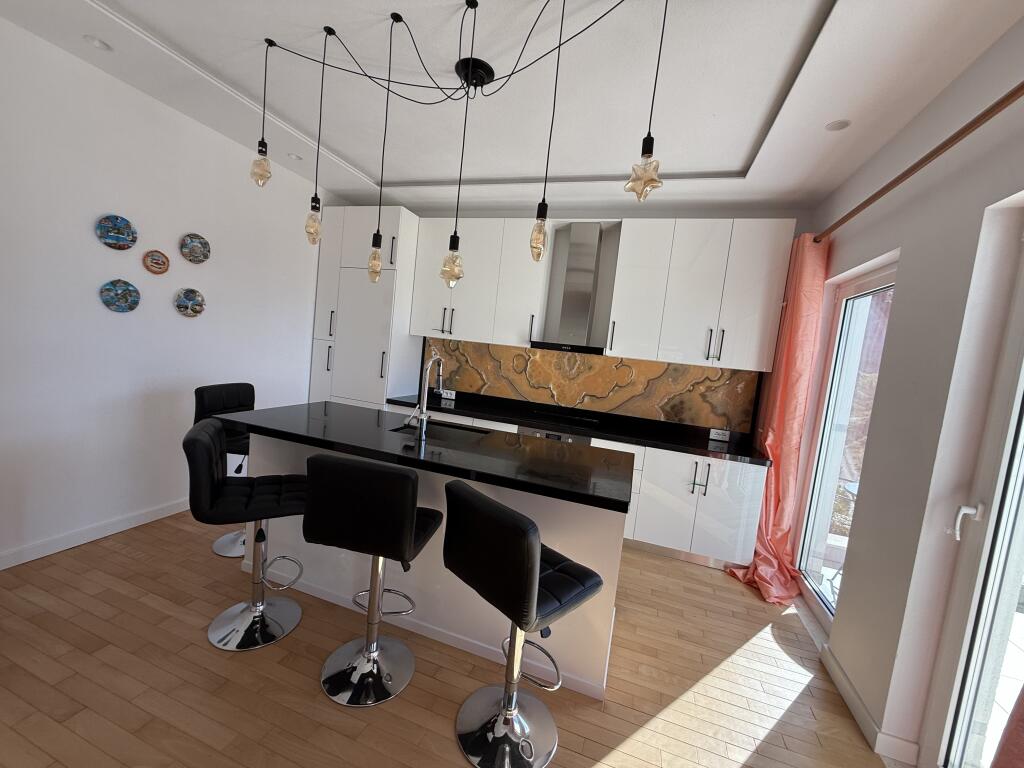 Villa privata in vendita a Linz tra il parco di Dajti
