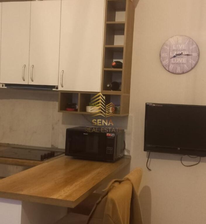 Affitto, Appartamento 1+1+blk, Kinostudio, 300 Euro/mese