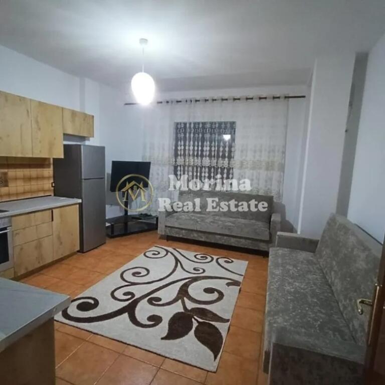 Affitto, Appartamento 3+1+2 , Kinostudio , 500 Euro/mese