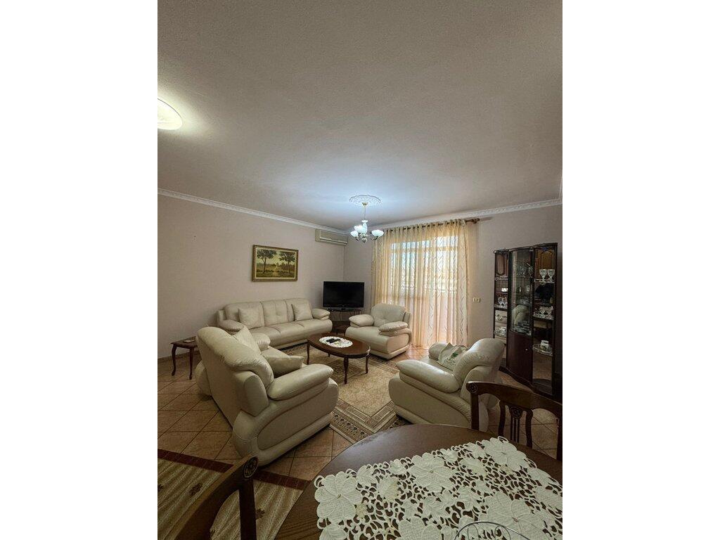 Apartament 3+1+2 me Post Parkimi për Qira – Shkolla e Baletit, Tiranë | 750€/muaj