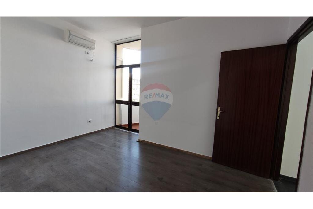 OFFICE FOR RENT IN BLLOK