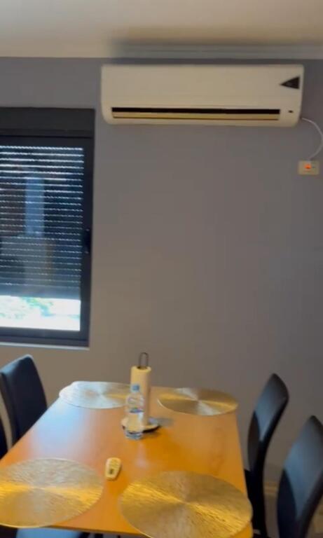 Jepet me qera apartament 2+1 Laprak 55000 leke!
